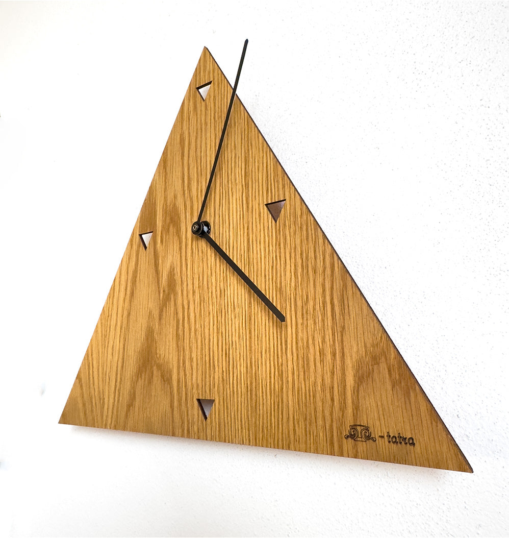 Triangle – Oak Wood Wall Clock (T-Tatra)