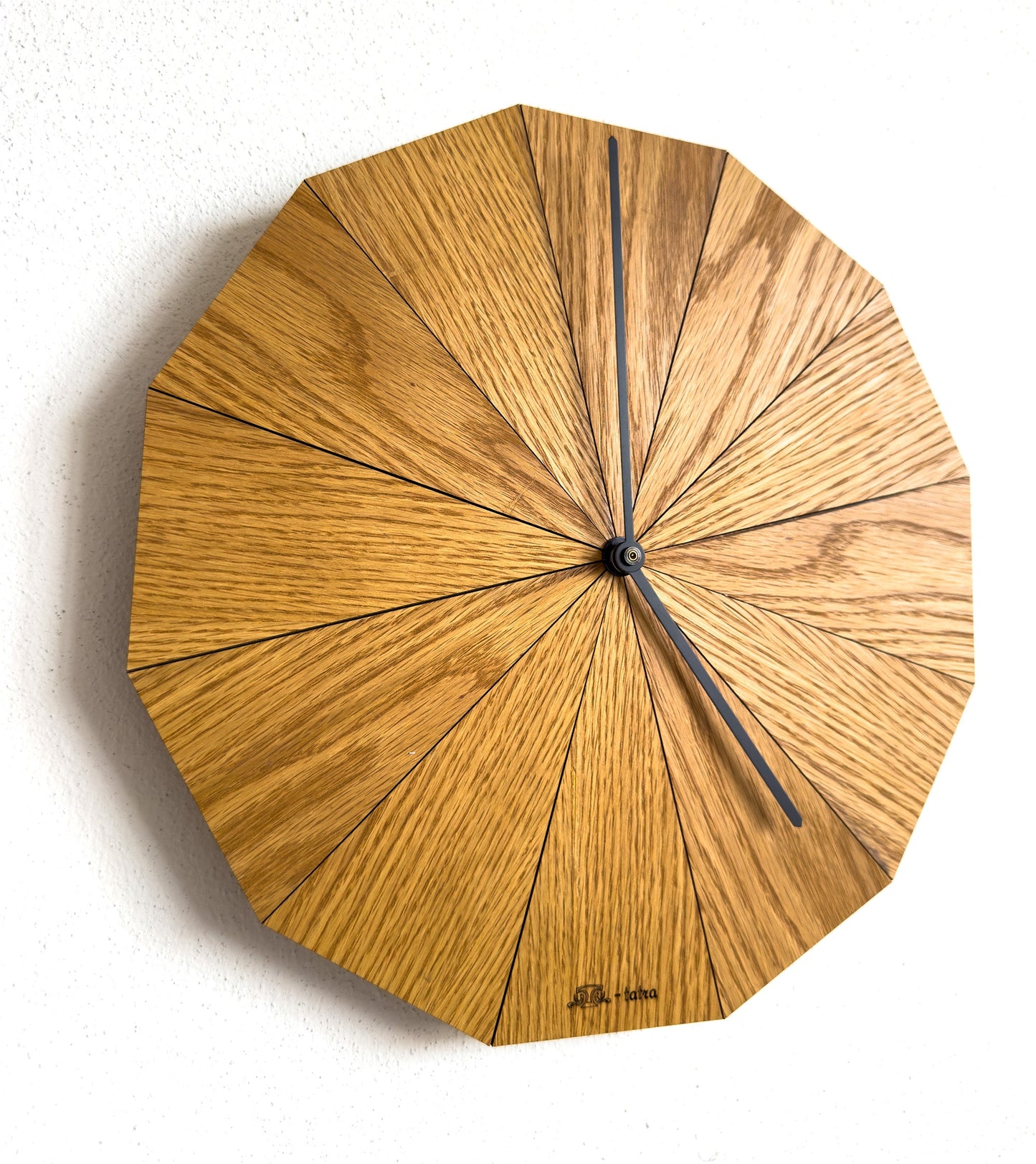 Triangenom oak wall clock