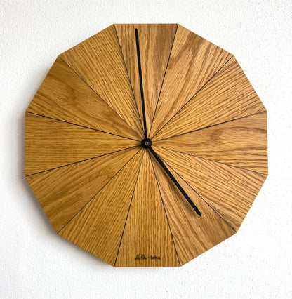 Triangenom – Oak Wood Wall Clock