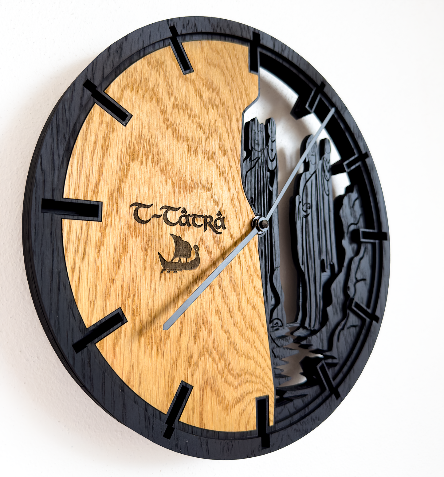 LOTR Pillars of the Kings – 3D Oak Wood Wall Clock (T-Tatra)